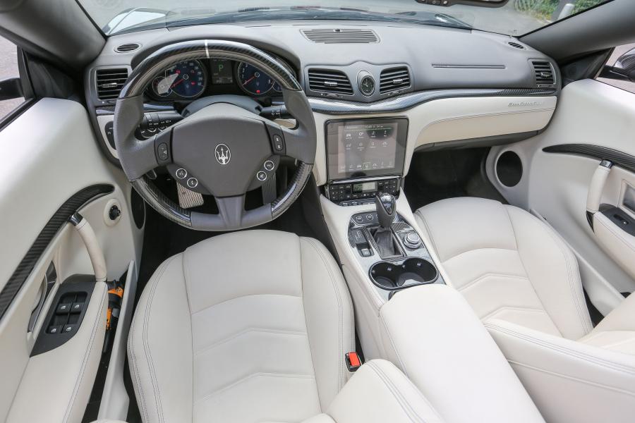 Торпедо Maserati GranCabrio Sport 2017 года  (фото 31 из 45)
